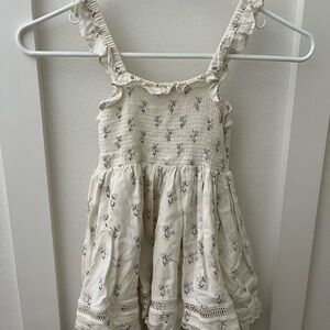 Really cute little girls dress!